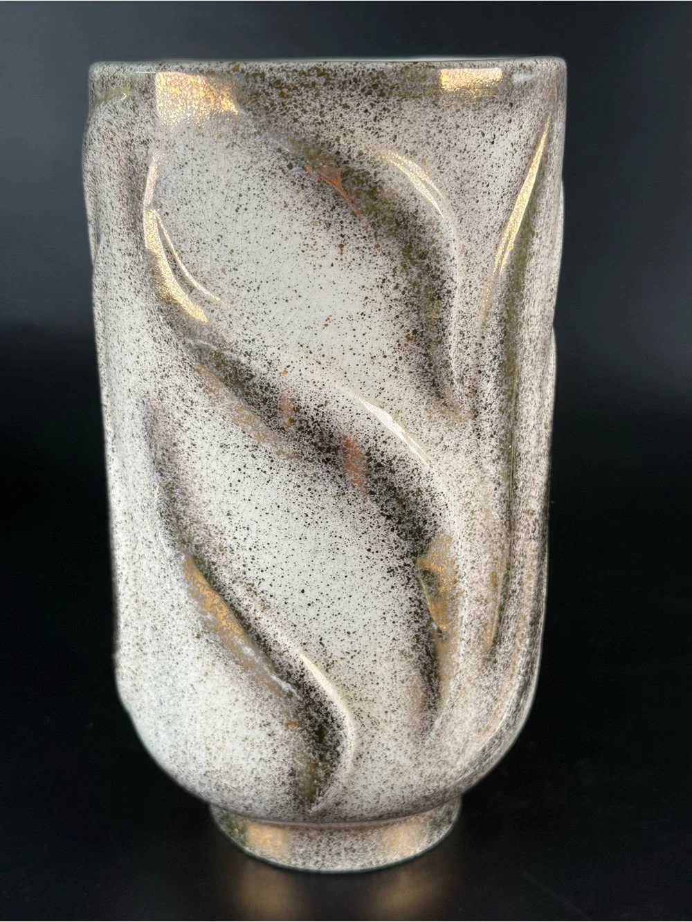 Vintage Signed MCM Yona Lippin Cream and Gold Speckled Vase